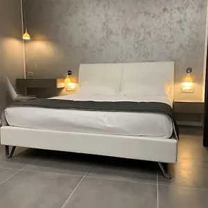 Bossi 2*, Milán Italia