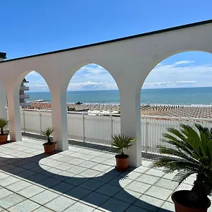 hotel-erika-caorle.hotelinveneto.com/